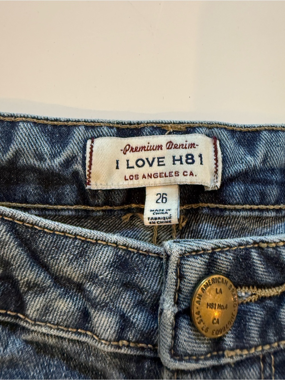 2 pairs Distressed Denim Jean Shorts - express and H and M size 2 - Picture 12 of 12
